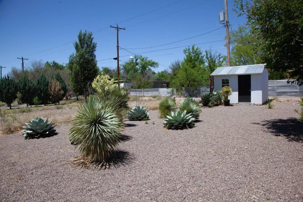 Вилла Texas Street Casita Марфа Экстерьер фото